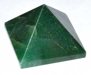25-30mm Emerald Fuchsite pyramid - Click Image to Close