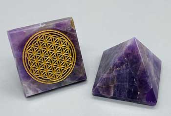 25-30mm Amethyst Flower of Life pyramid - Click Image to Close